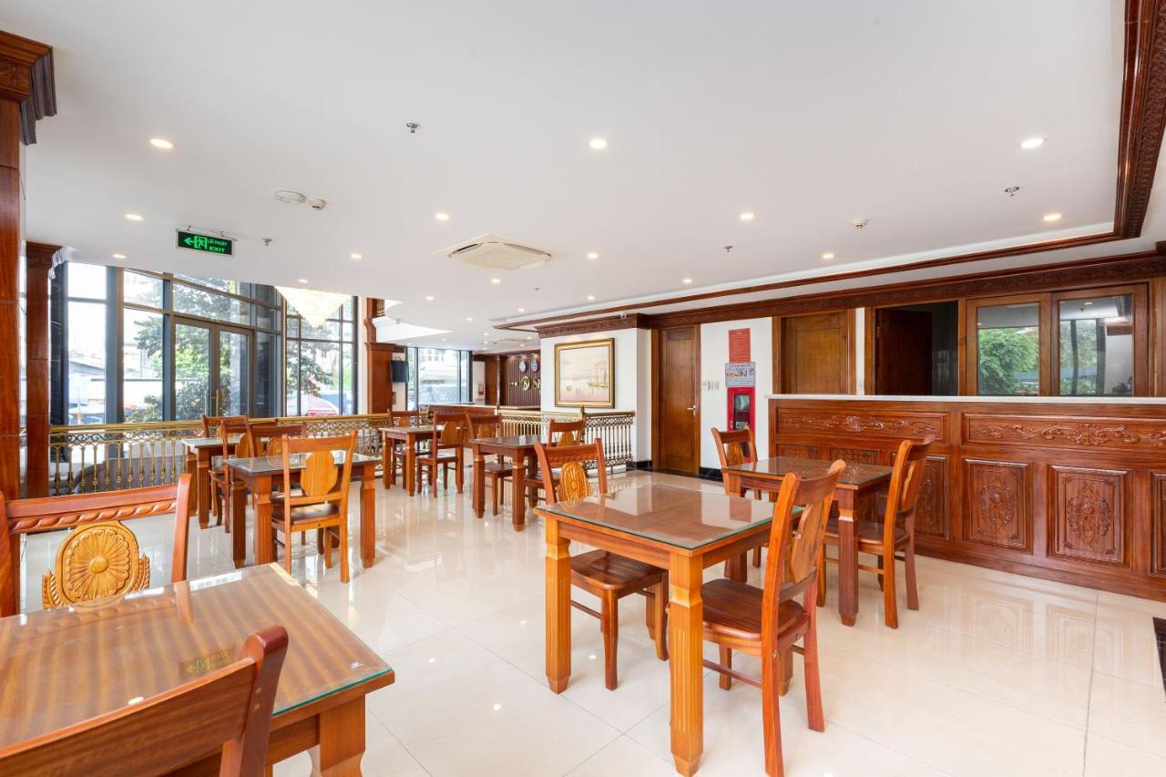 Silk Hong Ha Airport Hotel Ho Chi Minh City Bagian luar foto
