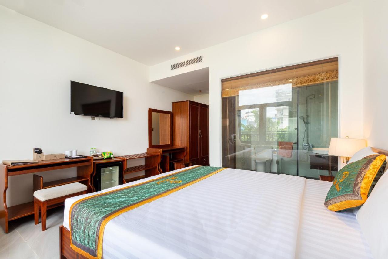 Silk Hong Ha Airport Hotel Ho Chi Minh City Bagian luar foto