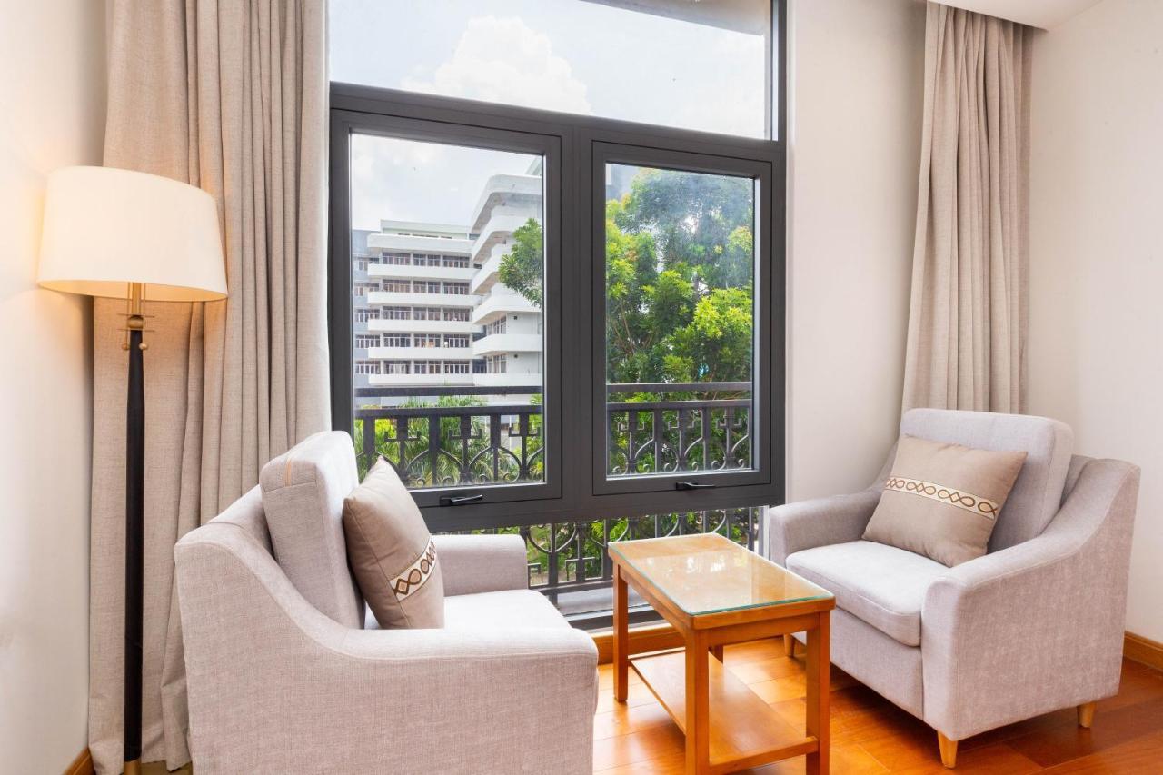 Silk Hong Ha Airport Hotel Ho Chi Minh City Bagian luar foto