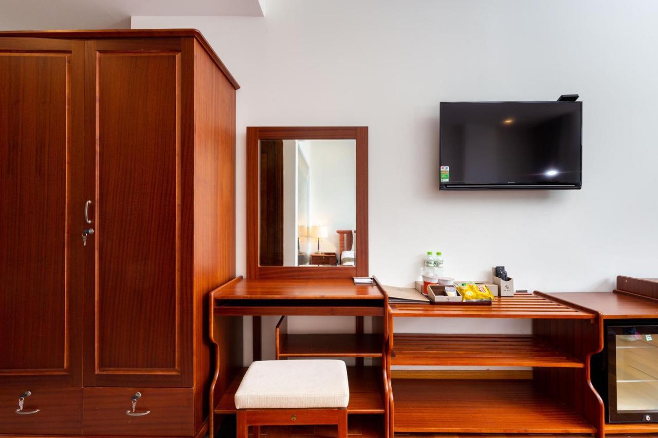 Silk Hong Ha Airport Hotel Ho Chi Minh City Bagian luar foto