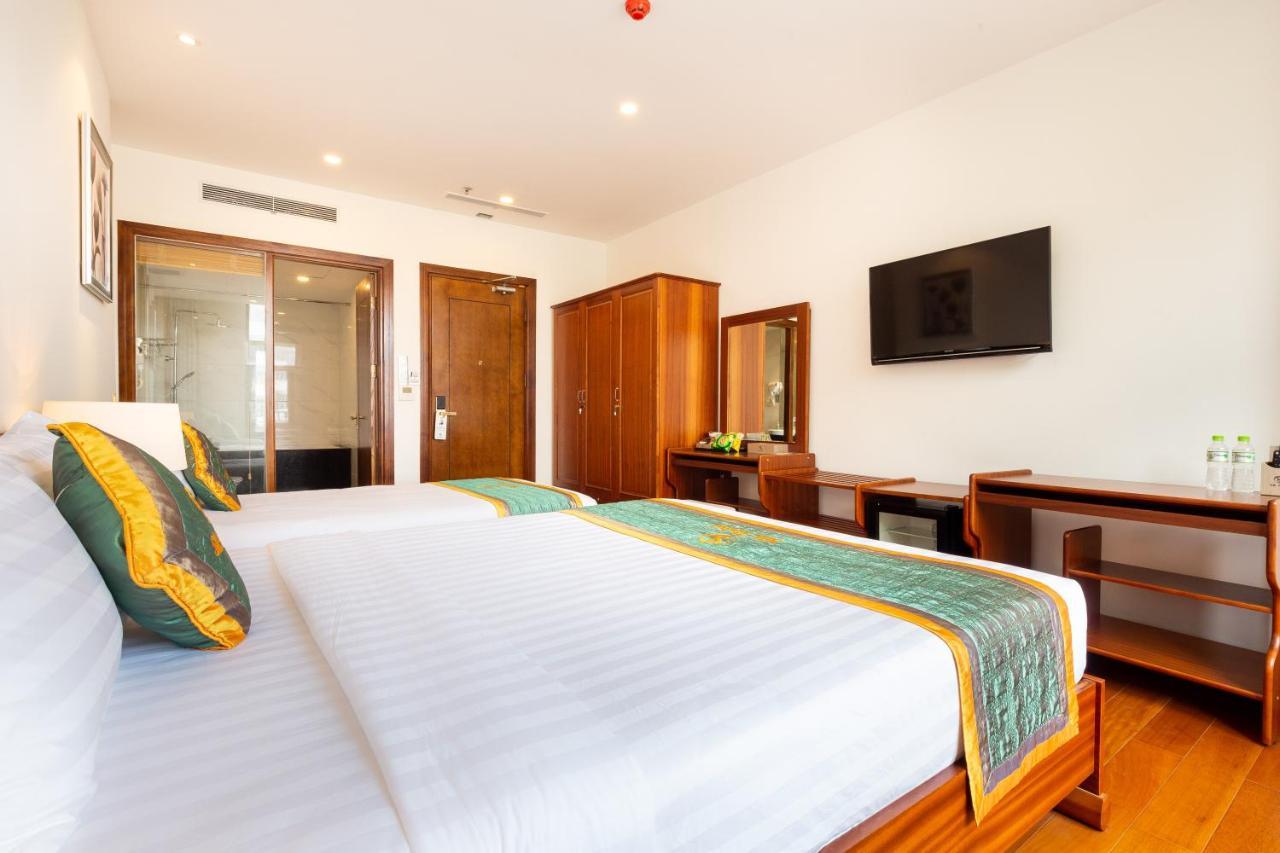 Silk Hong Ha Airport Hotel Ho Chi Minh City Bagian luar foto