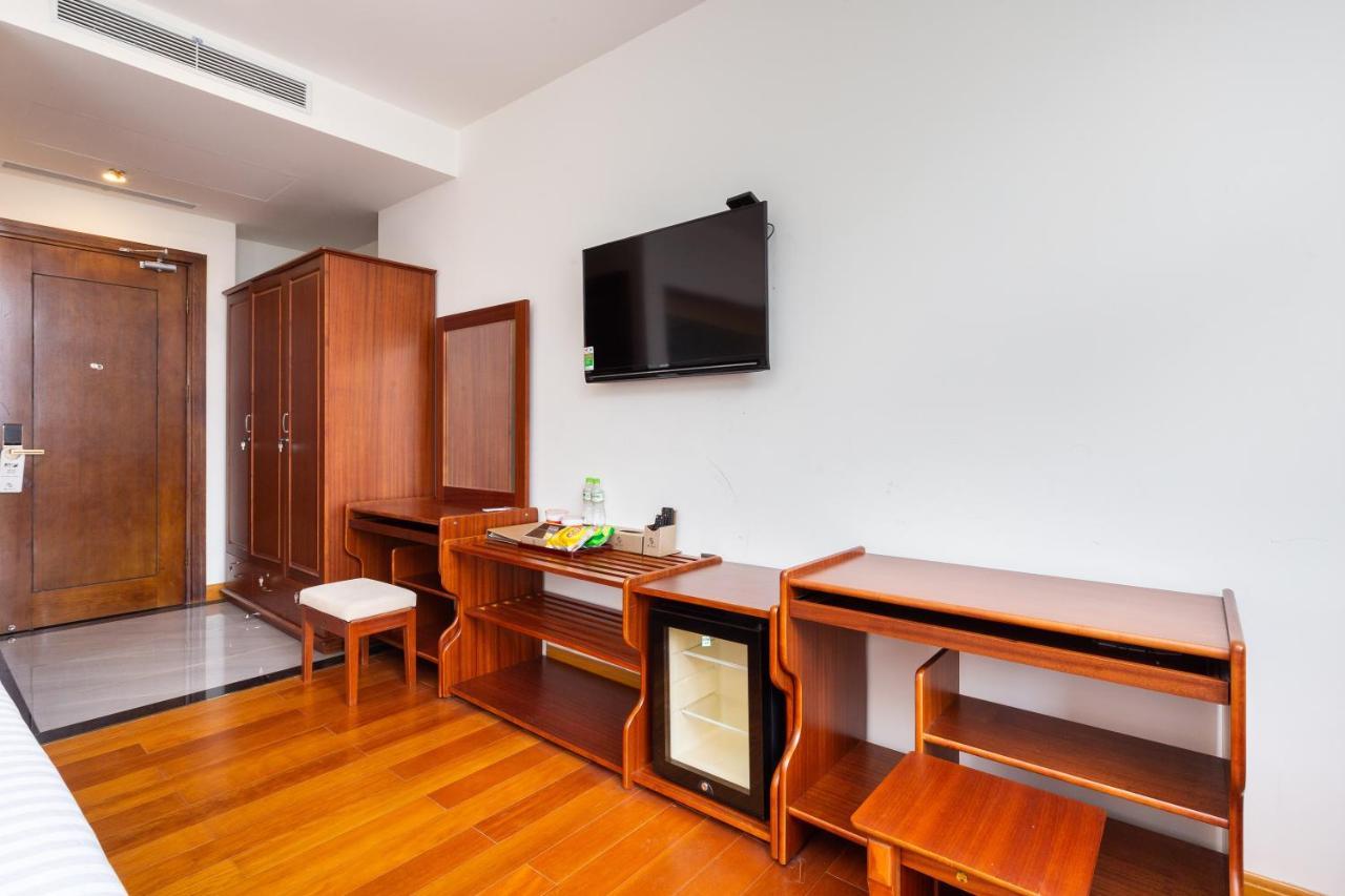 Silk Hong Ha Airport Hotel Ho Chi Minh City Bagian luar foto