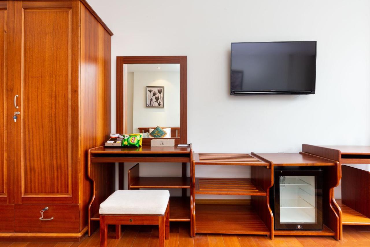 Silk Hong Ha Airport Hotel Ho Chi Minh City Bagian luar foto