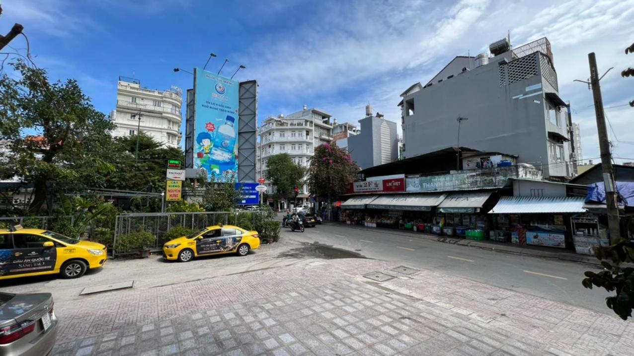 Silk Hong Ha Airport Hotel Ho Chi Minh City Bagian luar foto